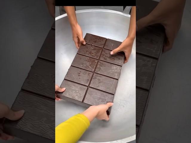 Melted Down 5kg Giant Chocolate Bar #chocolatelovers #giantchocolatebars  #chocolate