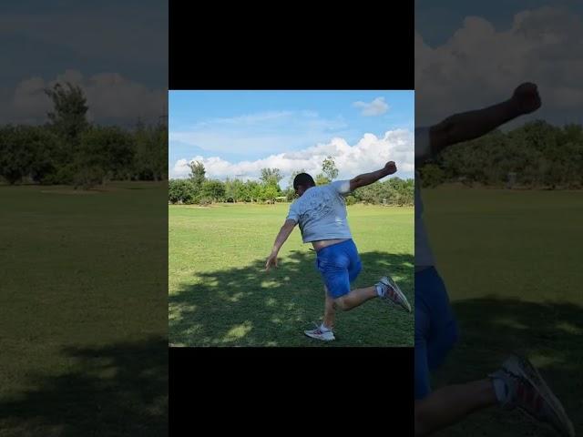 Dynamic Discs Escape in 4 Plastics | Bomber Fairway - Average MA40 Arm (#105799)