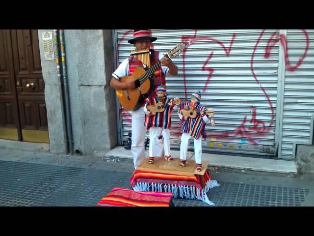 Guitar Puppet Flute Man!