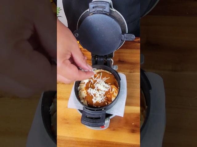 Pizza Hack: Hamilton Beach Breakfast Sandwich Maker Edition