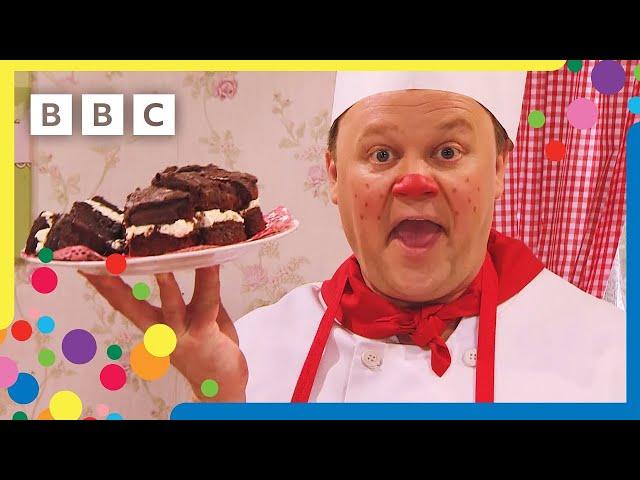 Mr Tumble's Chocolate Cake | Mr Tumble and Friends