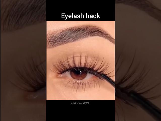 Easy eyelash hack #shorts #viralshorts #viralvideo #ytshorts #fashion #makeup #eyelashes #hack