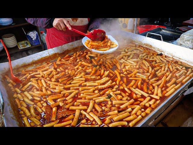 This is Korean food! The most loved street food: tteokbokki, sundae, fish cake