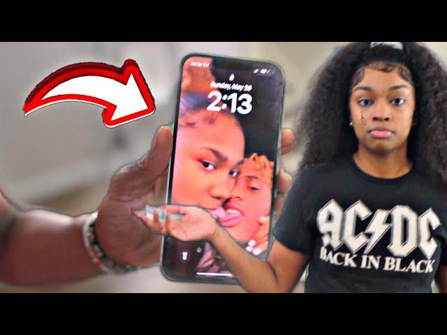 I PUT MY EX AS MY LOCKSCREEN PRANK ON @TheKayDanielle !!! *SHE BLOCKED ME*