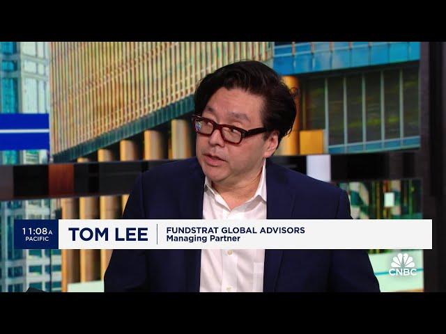 Buying at new highs has a better win ratio than attempting to buy at lows, says Fundstrat's Tom Lee