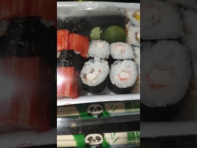 SUSHI / JAPANESE FOOD / JASMINE NAV