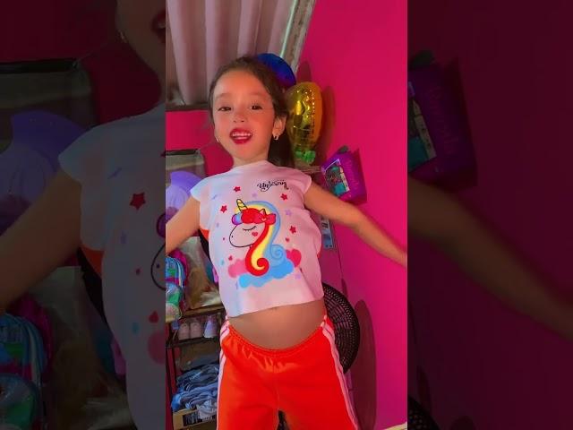 Liannel Denisse 4 años bailando y cantando ahora que te vas