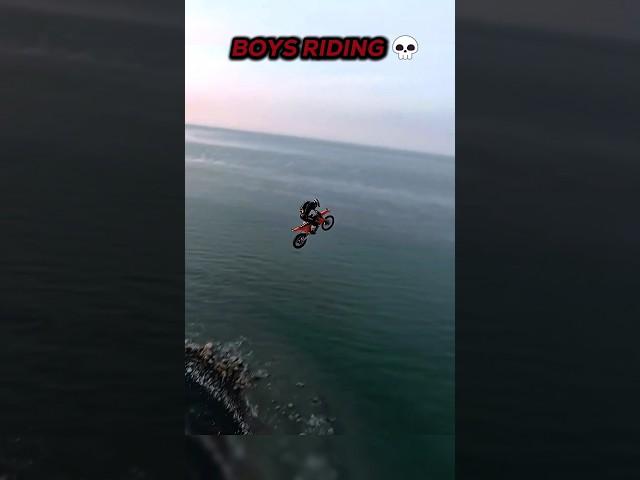 Girls Vs Boys Bike Riding / #rider #edit #biker #stunt #troolface #trending