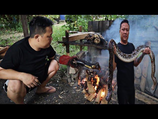 DIA LEPAS SEMUA TAKUT…!!! // Kawan Hantar Lauk Dalam Guni Rupa-Rupanya Ular Makan Ayam…//