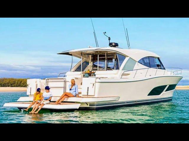 $1.9 Million Yacht Tour : Riviera SUV 505