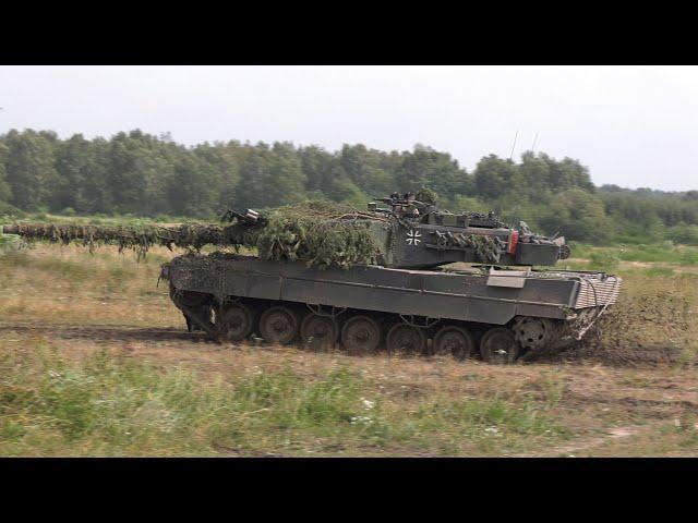 Panzerlehrbataillon 93 in der Verzögerung Bundeswehr Kampfpanzer Leopard 2 MBT in delaying operation