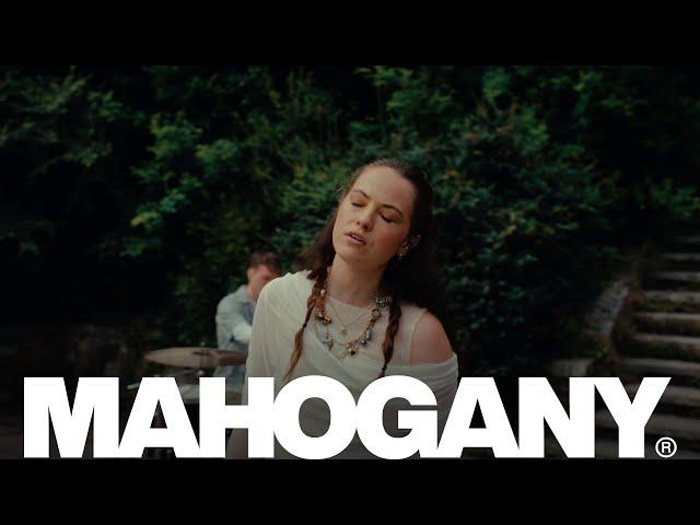 Bea and her Business - Sunburnt Shoulders | Mahogany Session