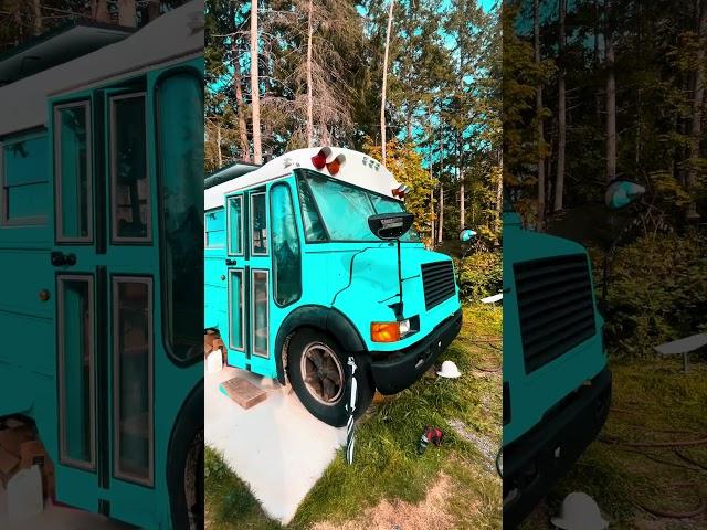 Wow what a year!! #skoolieconversion #skooliebuild #travelcouple #adventuretravel #busbuild #canada