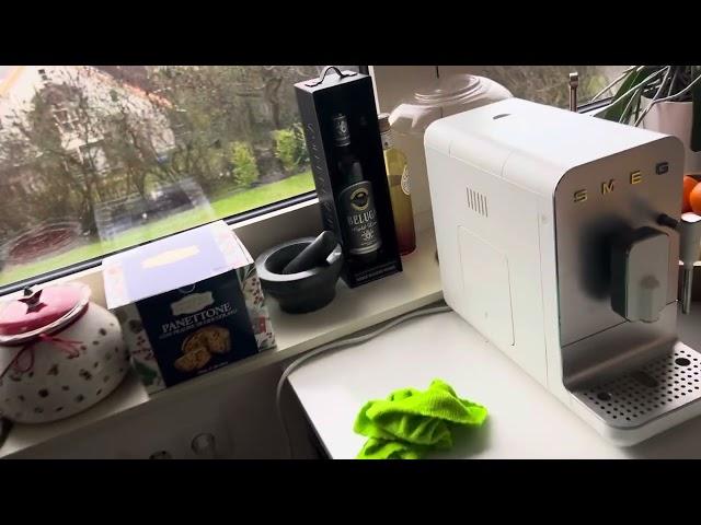 Smeg bean to cup coffee maker