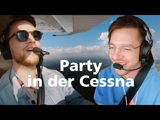 #abgehoben mit YouNotUs | Interview im Flugzeug