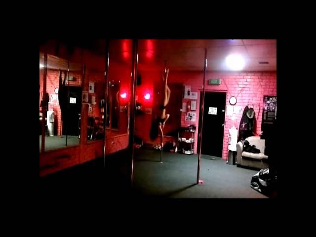 Lisa Vertical Fitness Australia , Static Pole Play