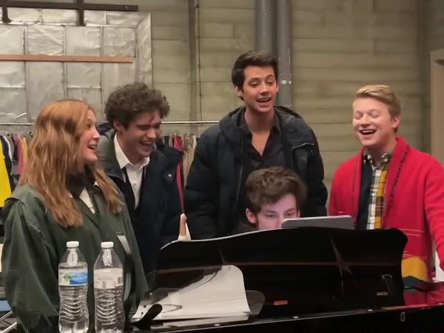 HSMTMTS Cast - The Climb (Miley Cyrus)