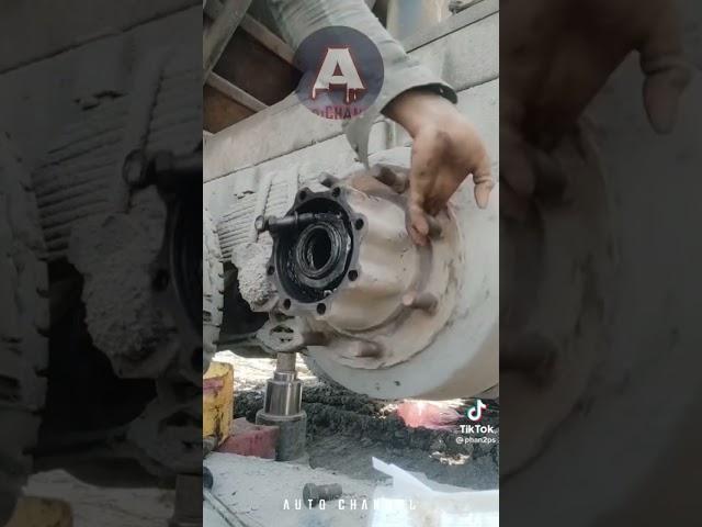 How to remove hub bearing without tool