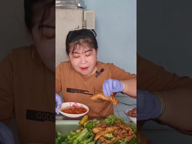 LÒNG HEO KHÌA NƯỚC DỪA