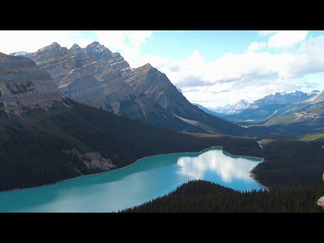 Hiking to Peyto Lake Upper Viewpoint