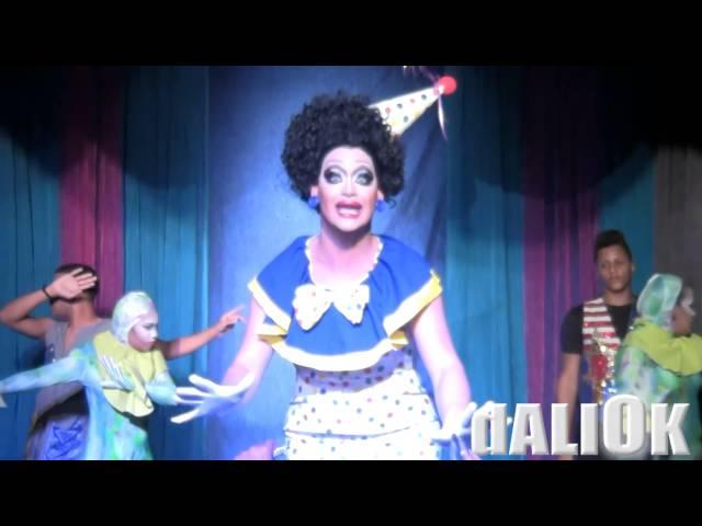 ANGELINA BEE is | BIANCA DEL RIO | in | RPDR • tHE REUNItED tRIBUtE | HD