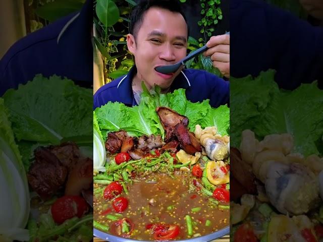 Spicy and sour green bean salad with fragrant grilled pork head