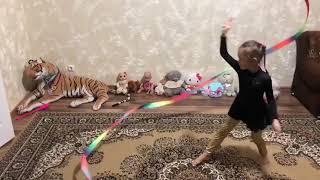 Rhythmic gymnastics for children with Riana. Гимнастика с лентой. Танец для детей.