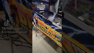 Virtual Pinball Machnes - Retromania Arcade