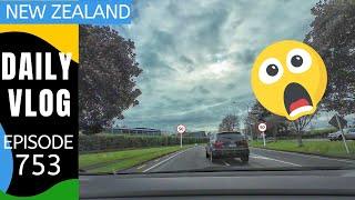 Mad drivers on a rainy day drive! [Life in New Zealand Daily Vlog #753]