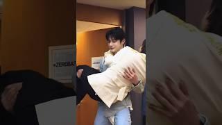 When he lifts you like a princess! #kimjiwoong #jaehyun #zerobaseone #boynextdoor #kpop #boyslove