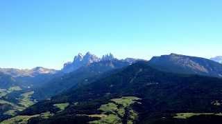 Villanders 180° Ausblick zu den Dolomiten vom Granpanorama Hotel Sambergerhof