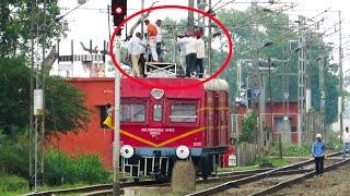 Accident Happens !! High Voltage Shock Electrocution || Many Peoples on the Roof of Train !!