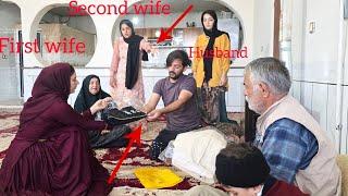 Fatima buys a gift for Pourya on Father's Day and the second wife is jealous..