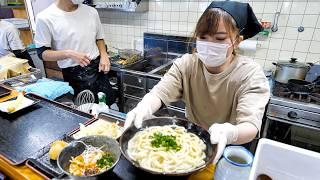 店主を支える美人ママさんがスゴい！朝6時半開店→爆速提供の天ぷら爆売れうどん屋