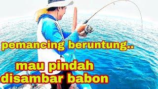 Moment langka,saat jangkar udah ditarik!malah disambar predator babon!ini serunya mancing!!