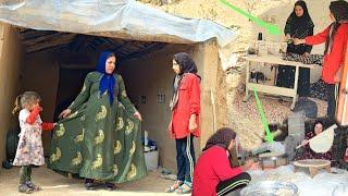 The extraordinary skill of the cave-dwelling mother in city;  Baking traditional bread for income