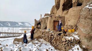 Live in a Cave in Coldest Winter | Village Life Afghanistan