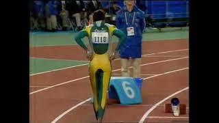 Cathy Freeman unveils her bodysuit moments before 2000 Olympic race