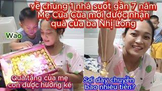 [358] Sống bên nhau gần 7 năm, mẹ Cùa Cua nhận được món quà chồng tặng