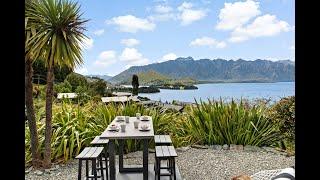 Alpine Luxury With Stunning Lake Views, Queenstown Holiday Home