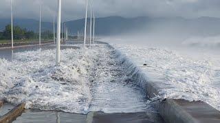 Storm surge sa Bicol, Tagas Boulevard saBicol hindi na madaanan,malalaking alon binabayo ang Highway