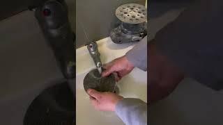 Сетчатый шлифовальный круг Dewalt в действии 