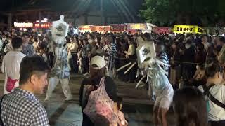 池上本門寺の御会式－ 大堂前で纏披露