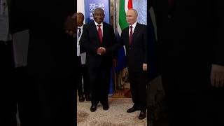 Putin Meets South African President Ramaphosa at BRICS Summit