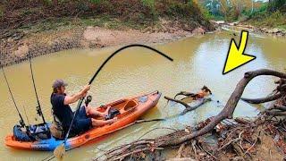 The BIGGEST KAYAK FISH I’ve ever seen caught!!