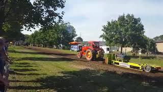 Belarus MTS 82 Turbo beim Ackerpulling in Niederau 2018