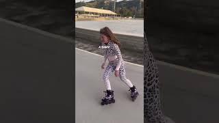 HOW TO STOP ON ROLLERBLADES!!!!  #rollerblading