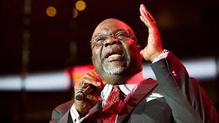 Bishop T.D. Jakes experiences 'slight health incident' after delivering sermon, church says