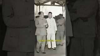 1957年9月柯庆施陪同毛泽东观看上海国棉一厂的大字报 #history上海名称的由来#文革