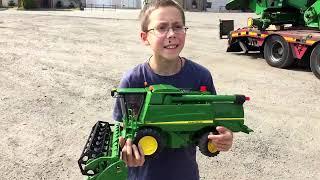 Игрушки Bruder Комбайн John Deere Обзор и игра. Спецтехника для детей. Bruder toys. Юра и Nick Turbo